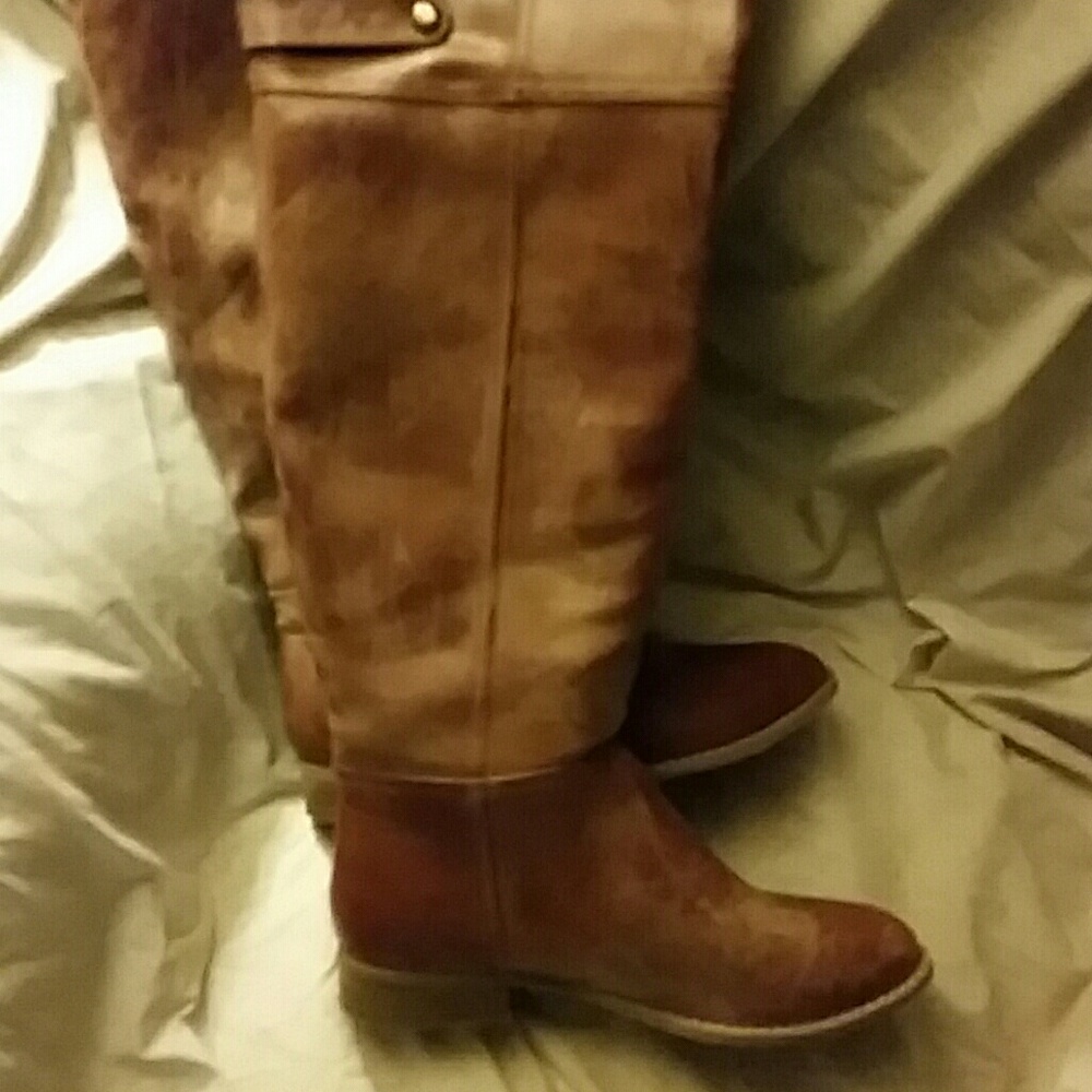 Beautiful light brown boots